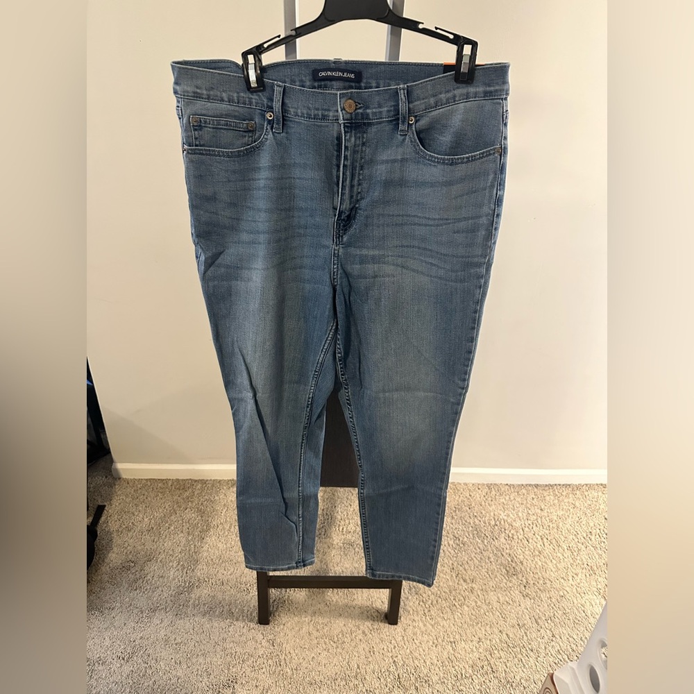 Calvin Klein Sjinny Jeans - NWT - size 16